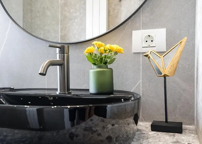 Stunning Views 2br Flat - Location - Terrace